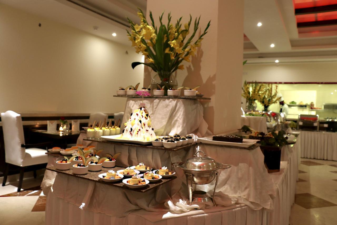 Hotel Clarks Varanasi Limited Екстер'єр фото