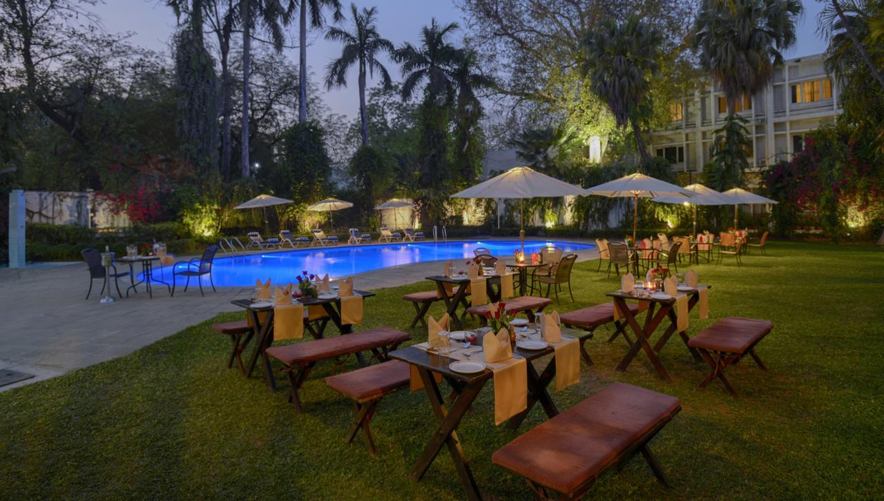 Hotel Clarks Varanasi Limited Екстер'єр фото