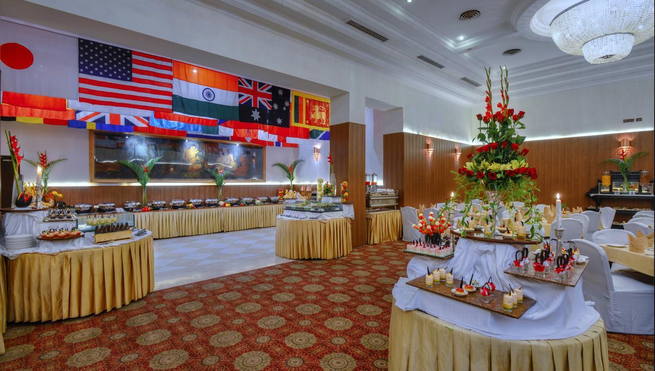 Hotel Clarks Varanasi Limited Екстер'єр фото
