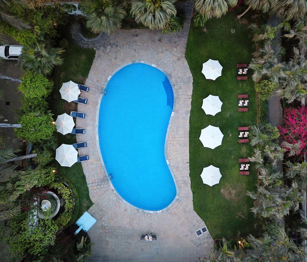 Hotel Clarks Varanasi Limited Екстер'єр фото
