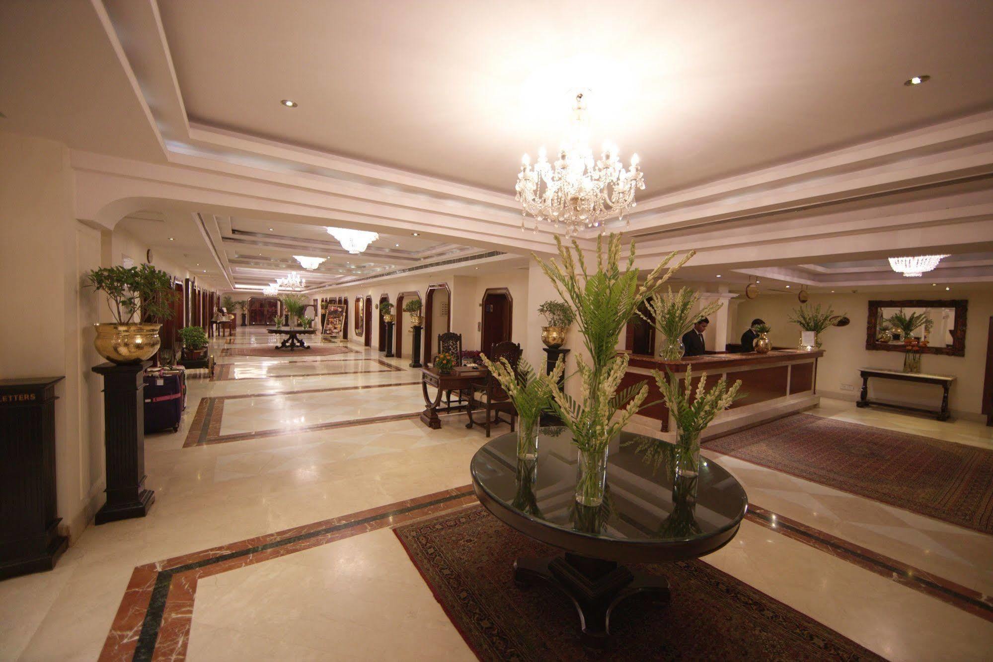 Hotel Clarks Varanasi Limited Екстер'єр фото
