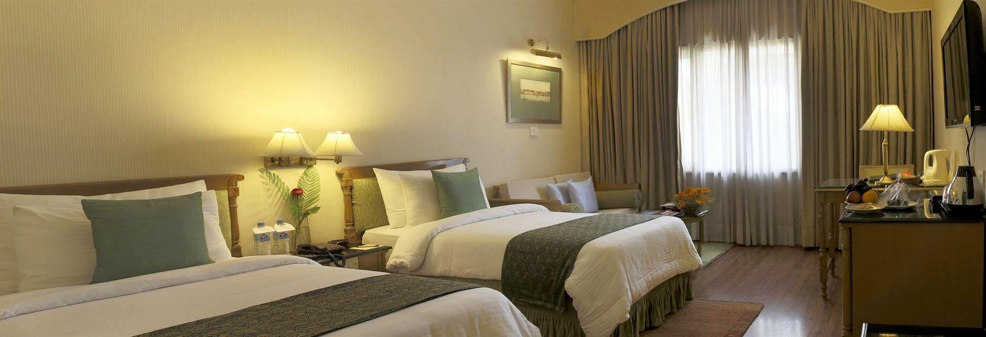 Hotel Clarks Varanasi Limited Екстер'єр фото