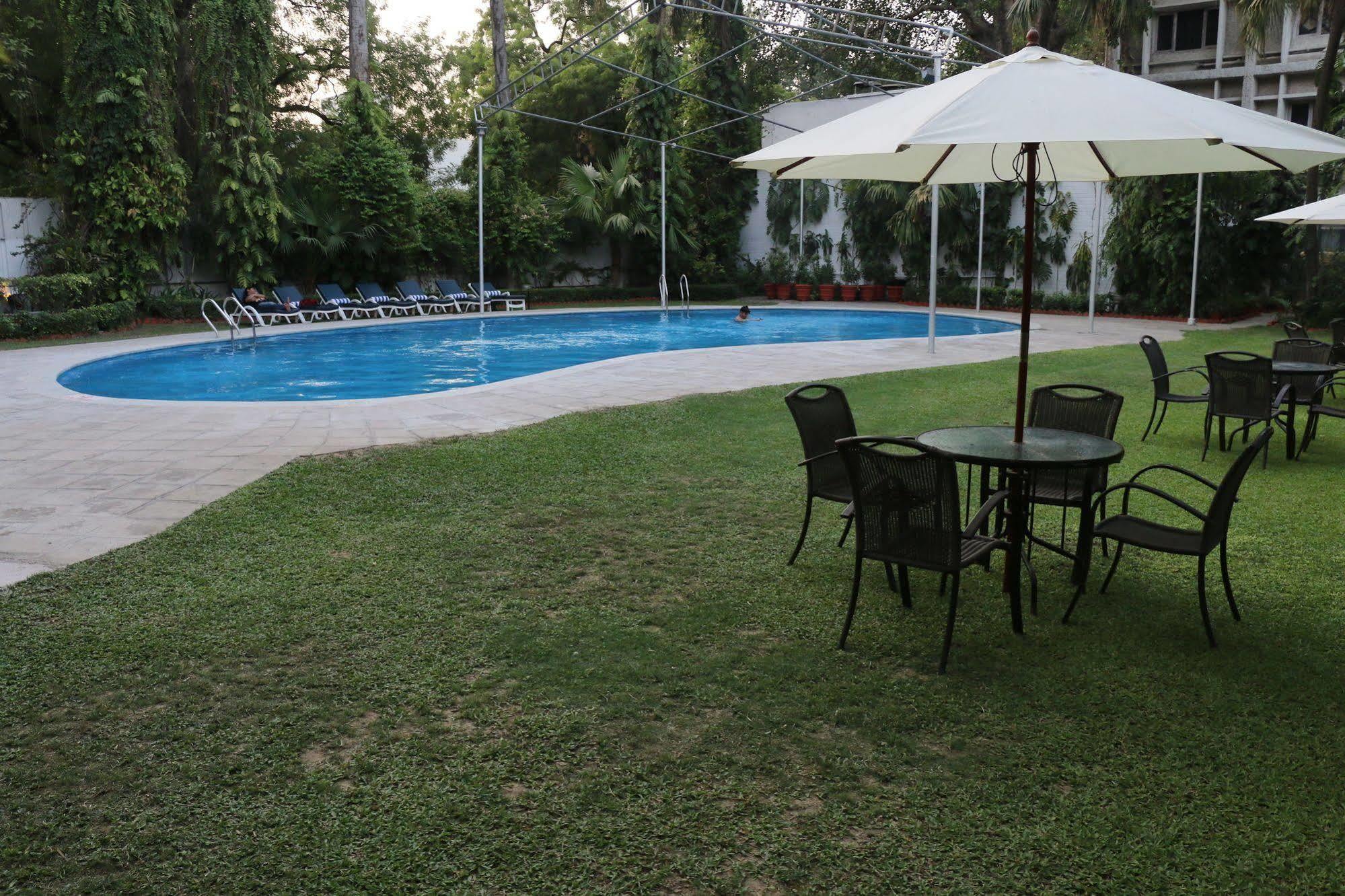 Hotel Clarks Varanasi Limited Екстер'єр фото